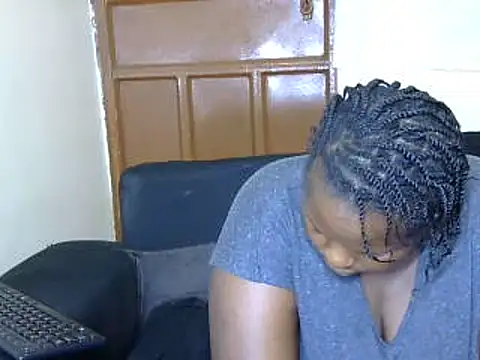 Snapshot of Pretty_lilly02 chatting on March 5, 2025, 1:42 am Pretty lilly02 online show from March 5, 2025, 1:42 am