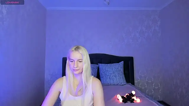 Amanda054 online show from January 9, 2025, 6:04 pm