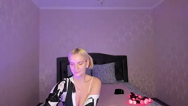 Amanda054 online show from February 24, 2025, 11:52 pm