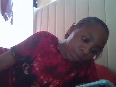 Snapshot of Queen_loveer chatting on February 9, 2025, 10:53 am Queen loveer online show from February 9, 2025, 10:53 am