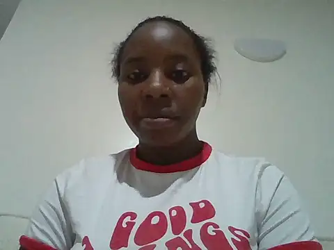 Snapshot of Queen_loveer chatting on July 6, 2026, 12:07 am Queen loveer online show from July 6, 2026, 12:07 am