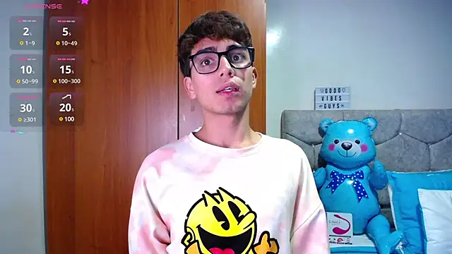 OwenBluee online show from January 17, 2025, 3:23 am