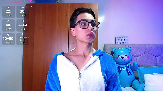 OwenBluee online show from January 18, 2025, 6:13 am