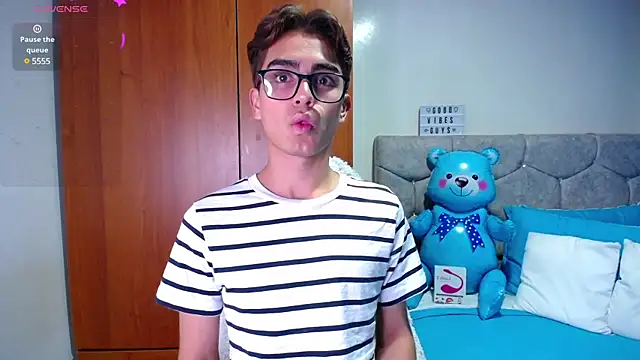 OwenBluee online show from January 22, 2025, 5:16 am