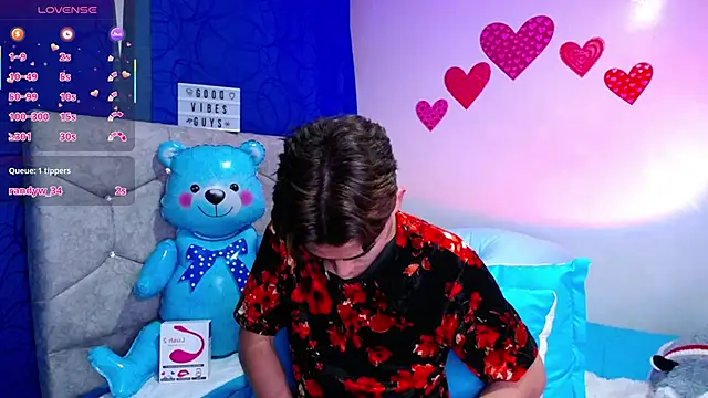 OwenBluee online show from February 21, 2025, 9:34 am