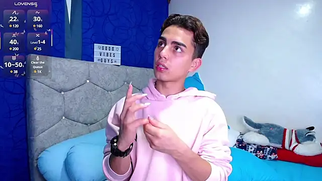 OwenBluee online show from February 27, 2025, 8:17 am