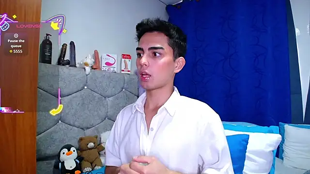 OwenBluee online show from September 30, 2025, 7:30 pm