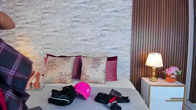 AndreaPink2024 online show from October 3, 2025, 12:46 pm