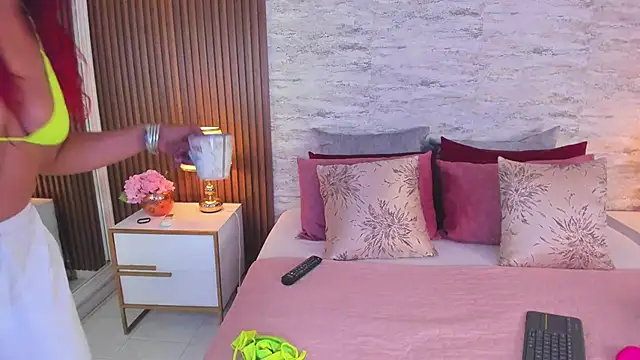 AndreaPink2024 online show from October 18, 2025, 12:50 pm