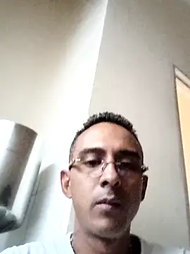 paisa233 online show from November 12, 2025, 5:24 pm