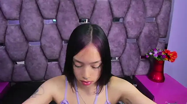 Sofia Mirandaa18 online show from January 3, 2025, 4:48 pm