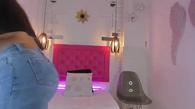 Snapshot of mia_six66 chatting on March 8, 2025, 11:27 am mia six66 online show from March 8, 2025, 11:27 am