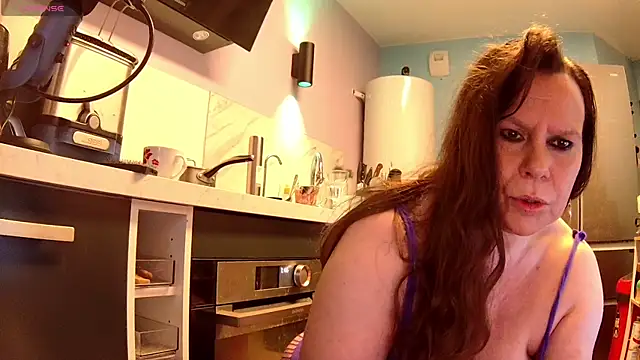 Endrocleia online show from February 10, 2026, 12:48 am