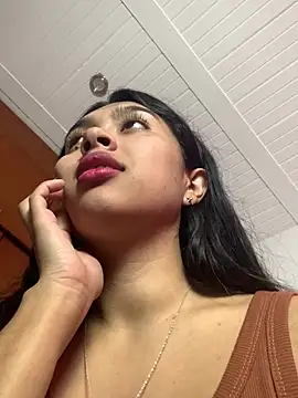 SweetLatiin  online show from February 10, 2025, 8:00 pm