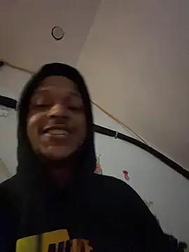 Snapshot of rayyymack chatting on April 6, 2026, 3:26 am rayyymack online show from April 6, 2026, 3:26 am