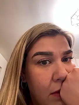 LolaBeretta online show from December 7, 2024, 1:14 am