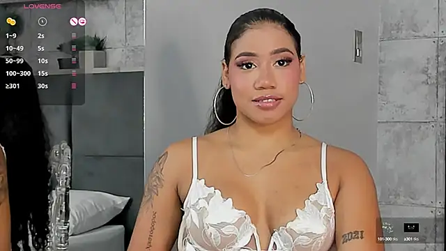 Snapshot of Salome_Diaz_ chatting on January 30, 2025, 4:45 pm Salome Diaz  online show from January 30, 2025, 4:45 pm