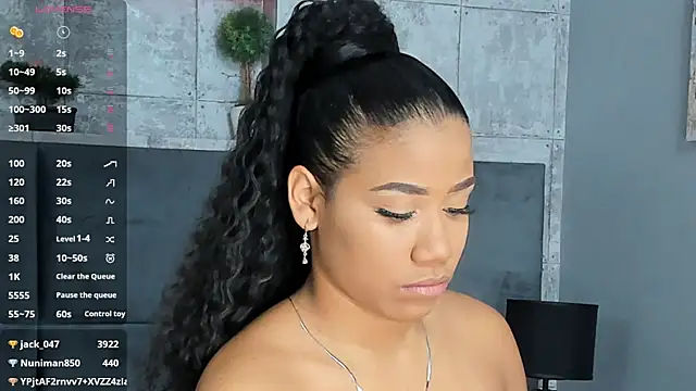 Snapshot of Salome_Diaz_ chatting on February 19, 2025, 1:17 pm Salome Diaz  online show from February 19, 2025, 1:17 pm