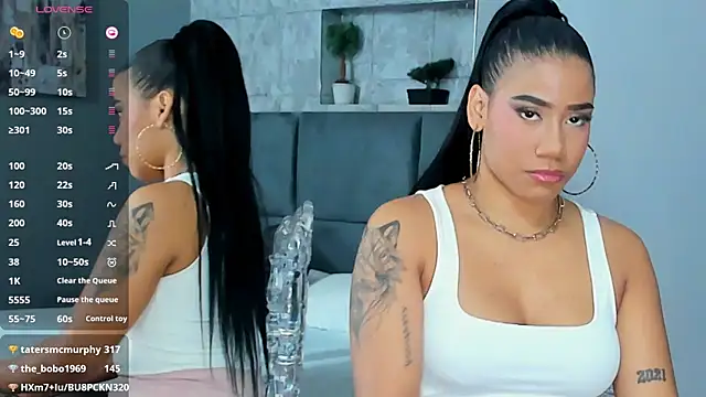 Snapshot of Salome_Diaz_ chatting on March 4, 2025, 4:30 pm Salome Diaz  online show from March 4, 2025, 4:30 pm