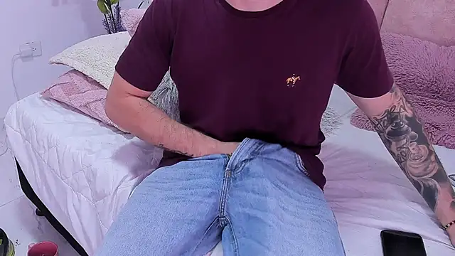 Dylanwhite23  online show from February 23, 2025, 7:33 am