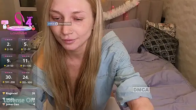 GoodGirl0024 online show from December 3, 2025, 8:40 pm