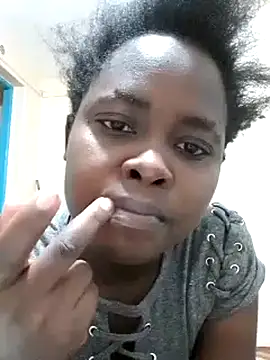 Sweetcecie01 online show from September 19, 2025, 8:31 pm