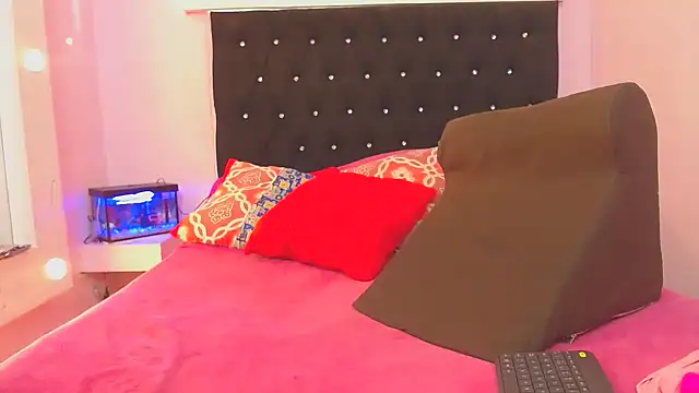 kittybonxx online show from December 13, 2024, 12:06 pm