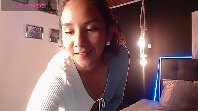 Snapshot of PoisonIvy15_ chatting on December 16, 2024, 6:21 am PoisonIvy15 online show from December 16, 2024, 6:21 am