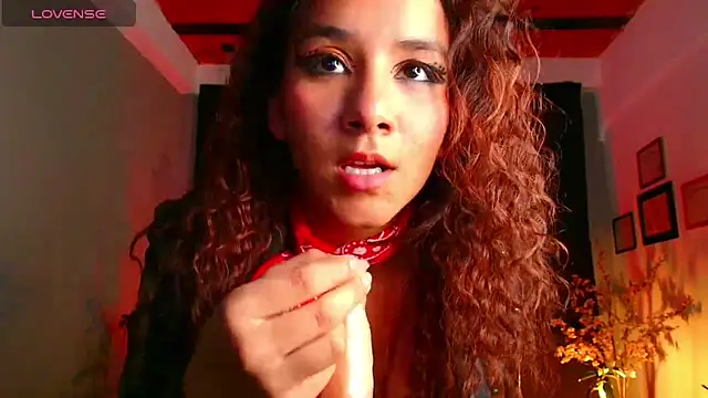 Snapshot of PoisonIvy15_ chatting on February 1, 2025, 2:37 am PoisonIvy15 online show from February 1, 2025, 2:37 am