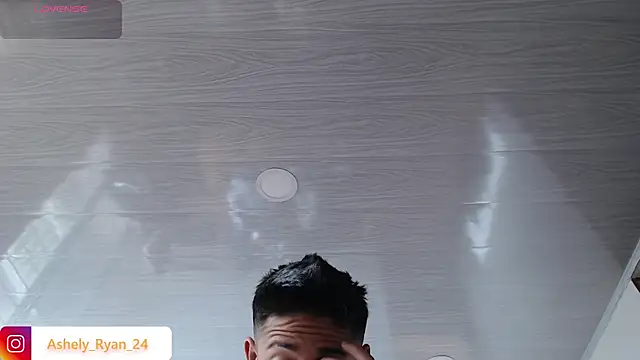 ashely ryan24 online show from December 19, 2024, 12:34 pm