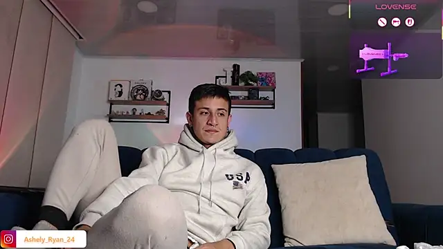 ashely ryan24 online show from February 24, 2026, 12:41 am