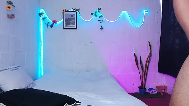 Snapshot of Khefthany chatting on February 16, 2025, 9:59 pm Khefthany online show from February 16, 2025, 9:59 pm