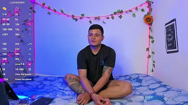 Snapshot of Khefthany chatting on February 6, 2026, 3:22 am Khefthany online show from February 6, 2026, 3:22 am