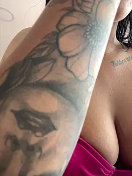 Dulce-diosa online show from March 12, 2026, 9:32 pm