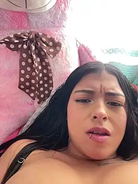 Dulce-diosa online show from April 14, 2026, 9:32 pm