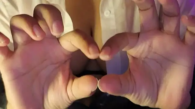 Asian FemQeen online show from February 9, 2026, 10:41 am