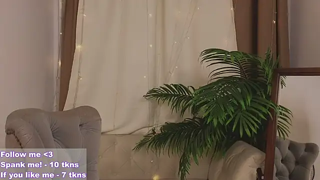 Snapshot of VioletMills chatting on January 20, 2025, 12:04 am VioletMills online show from January 20, 2025, 12:04 am