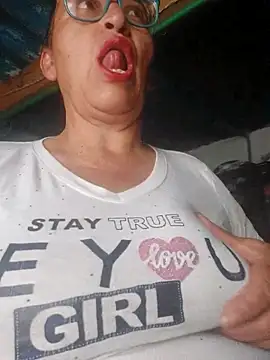 clarita 01 online show from February 2, 2026, 12:59 pm