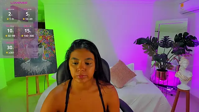 Snapshot of JANYLOVE__ chatting on April 8, 2026, 10:48 am JANYLOVE online show from April 8, 2026, 10:48 am