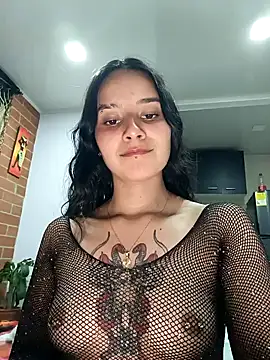 Snapshot of _vaness chatting on December 14, 2024, 6:13 am  vaness online show from December 14, 2024, 6:13 am