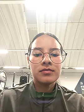 Snapshot of _vaness chatting on February 15, 2025, 4:36 am  vaness online show from February 15, 2025, 4:36 am