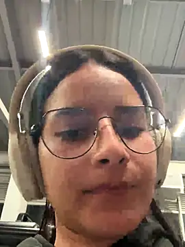  vaness online show from November 25, 2025, 6:24 am