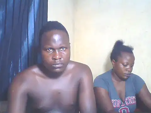 Snapshot of Dark_Queenchocolate chatting on November 18, 2025, 1:11 am Dark Queenchocolate online show from November 18, 2025, 1:11 am