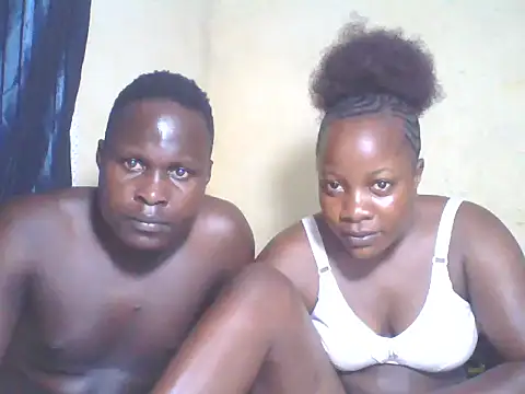 Snapshot of Dark_Queenchocolate chatting on November 20, 2025, 9:36 pm Dark Queenchocolate online show from November 20, 2025, 9:36 pm