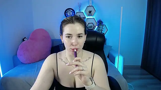 SabrinViolet online show from January 13, 2026, 9:14 am