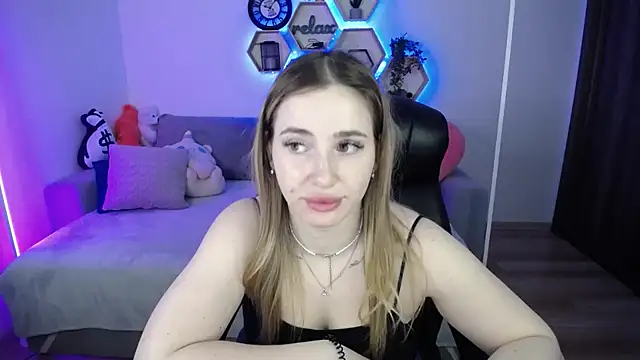 SabrinViolet online show from March 23, 2026, 9:13 am