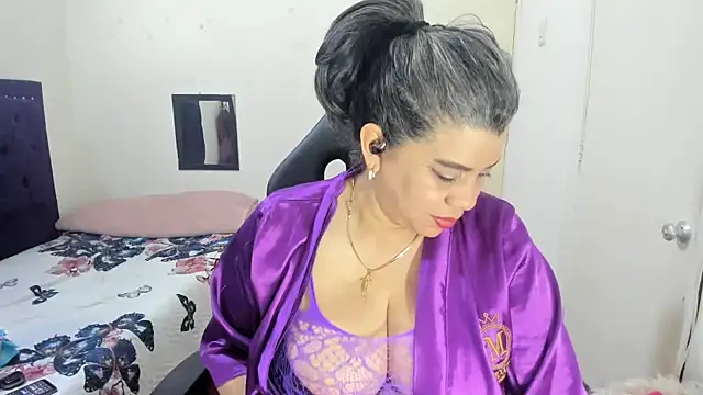 vikyadams online show from February 13, 2026, 7:48 am