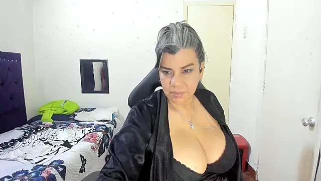 vikyadams online show from February 15, 2026, 12:29 am