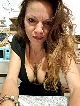 vampvanna23 online show from November 4, 2025, 4:55 am