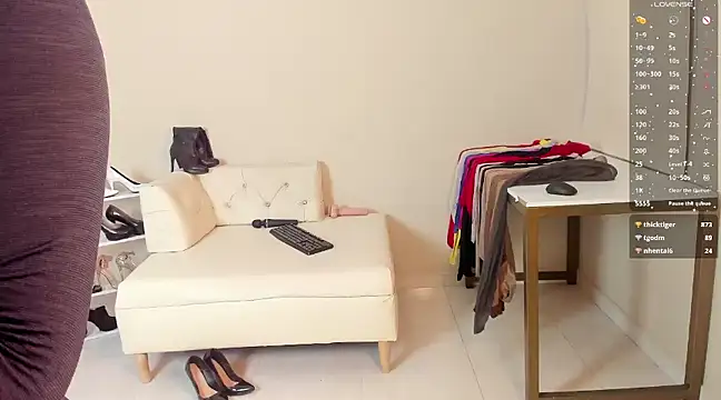 Sara Gomez online show from March 12, 2025, 11:31 am